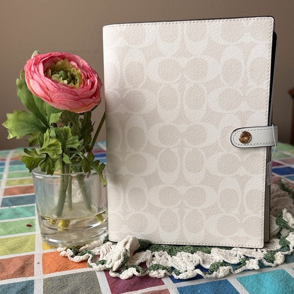COACH Other - 🌸 COACH NOTEBOOK IN SIGNATURE CANVAS 🌸 NWT🌸